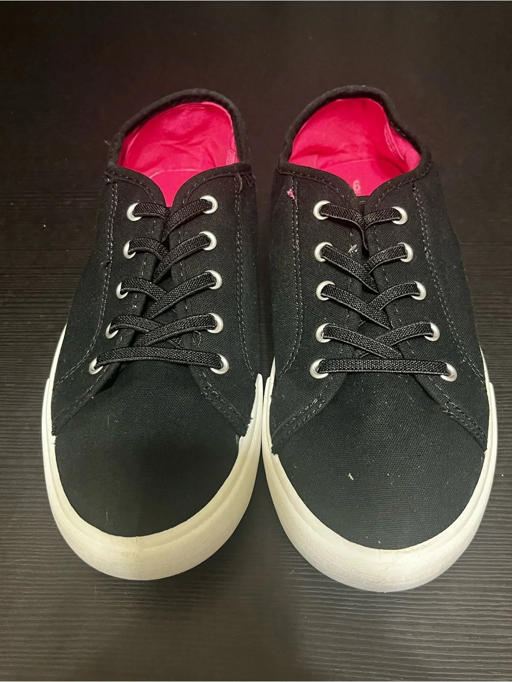 Women’s Wonder Nation black canvas sneakers with pink lining, size US 6